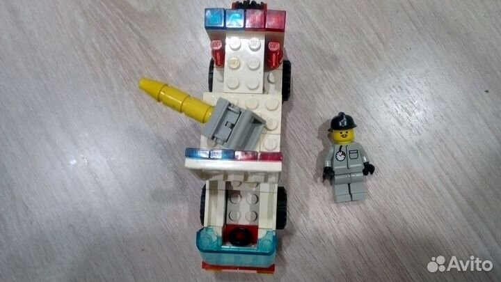 Lego 6614 Launch Evac 1