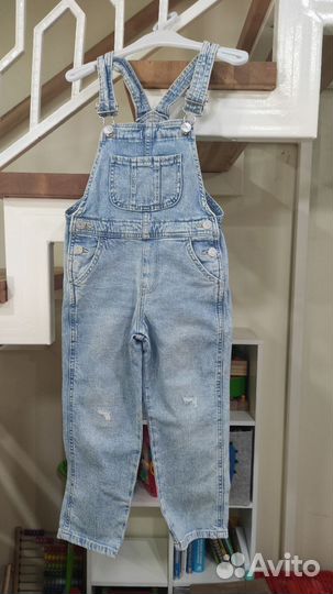 Комбинезон джинсовый на девочку HM 110