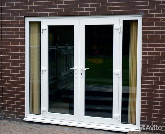 Пластиковые двери Рехау