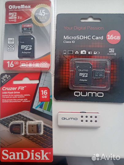 Карта MicroSD и флэшки разных объемов памяти