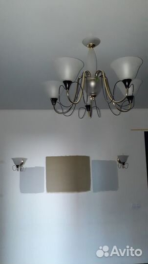 Комплект люстра и бра