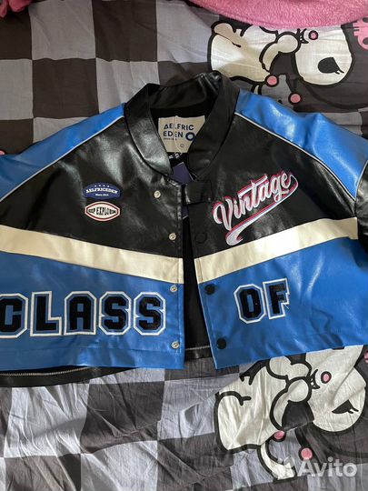 Бомбер из кожзама