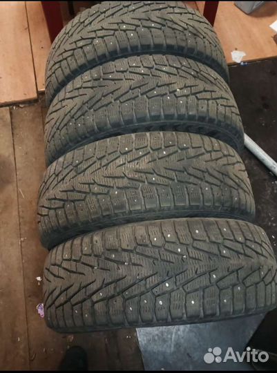 Nokian Tyres Hakkapeliitta 8 SUV 2.25/6 R17