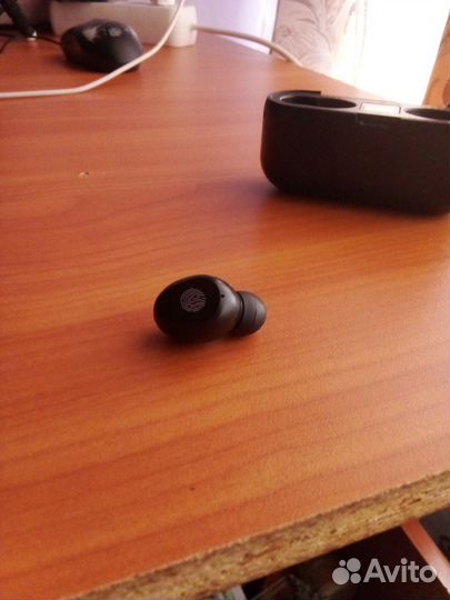 Беспроводные наушники на запчасти