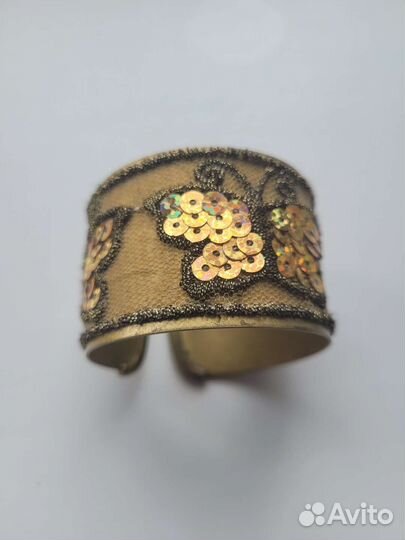 Продаю красивый браслет. В отличном состоянии