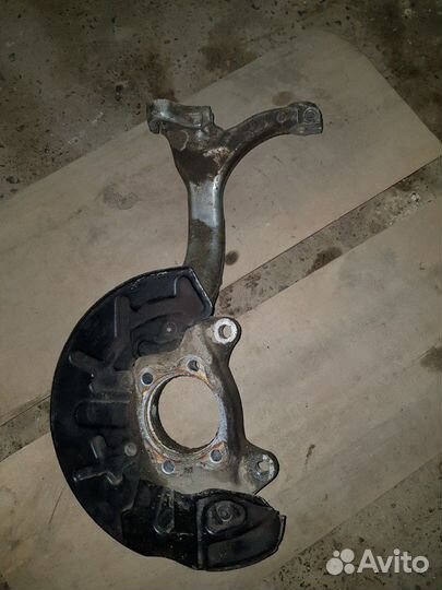 Кулак поворотный Audi A4 b6 b7 8e