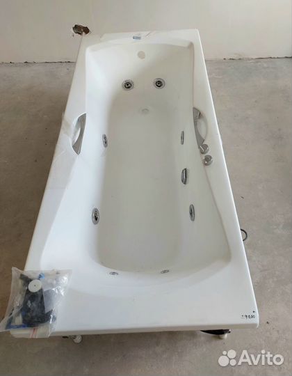 Ванна джакузи с гидромассажем