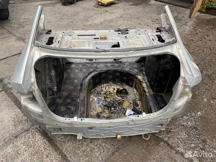 Задняя часть кузова VW Polo SED RUS серебро