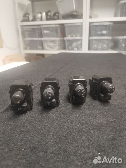 Кнопка регулировка зеркал Subaru