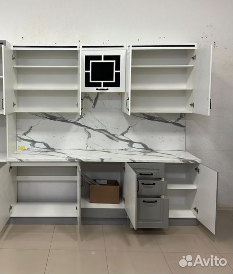 Кухня 240 см белая