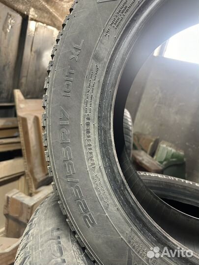 Nokian Tyres Hakkapeliitta 8 225/55 R17