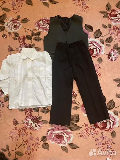 Рубашка, жилетка, брюки
