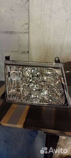 Фары передние на tlc100