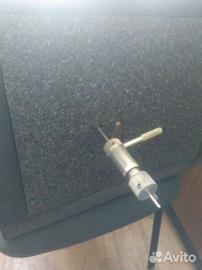 Вскрытие замков дверей сейфов.Замена замков