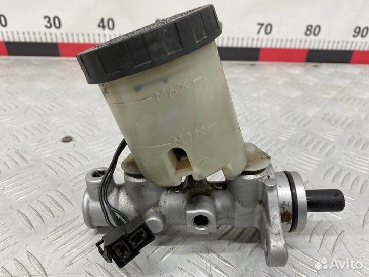Б/У главный тормозной цилиндр Mazda Demio DW3W B3
