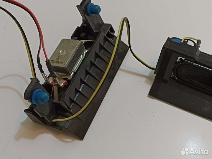 Колонки для телевизора Samsyng UE32J4000AK