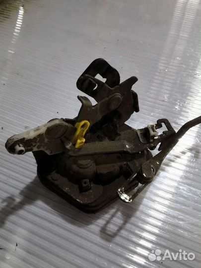 Замок двери задний правый hyundai accent