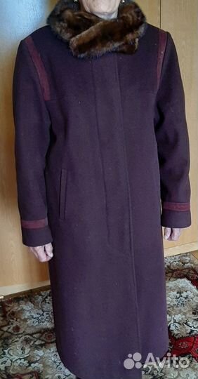 Пальто зимнее с норковым воротником.Размер 48-50