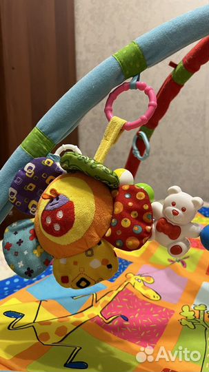 Большой развивающий коврик и погремушки