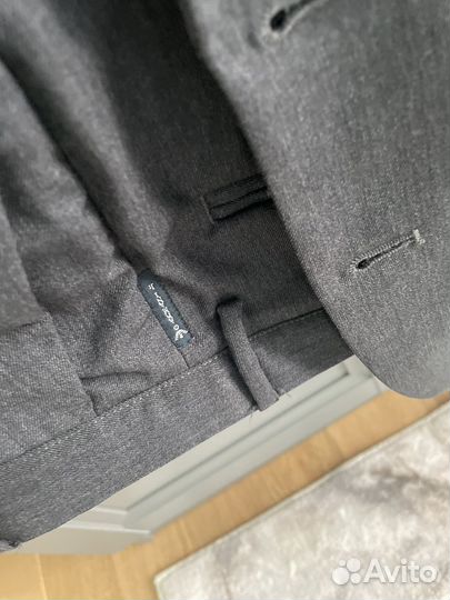 Классический школьный костюм Armani. Оригинал