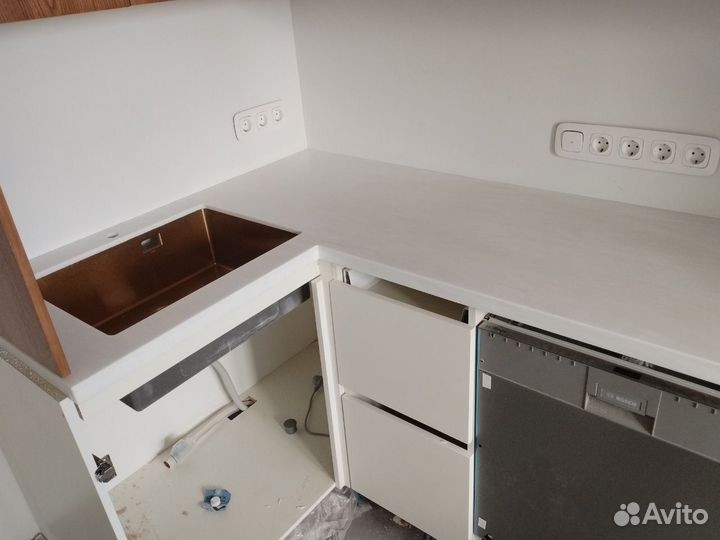 Столешница из искусственного камня и кварцевого