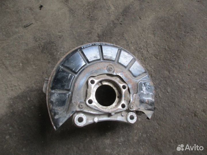 Кулак поворотный передний левый VW Passat B6 2005