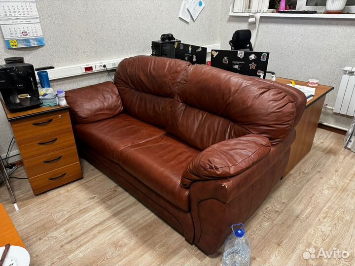 Кожаный диван прямой раскладной бу