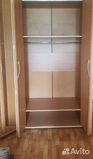 Угловой шкаф для одежды