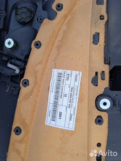 Обшивка карта двери правая Opel Corsa D Z10XEP