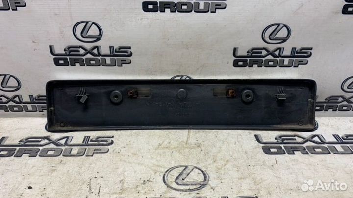 Панель крепления номерного знака перед. Lexus LS43