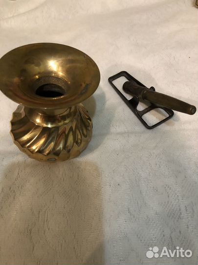 Ваза и штопор