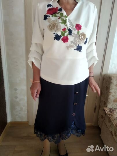 Костюм женский,юбка и блузка