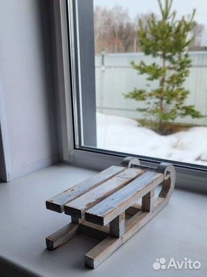 Подставка под цветы из дерева