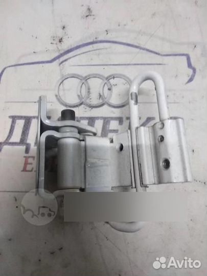 Петля двери задней правой нижняя Audi A4 (B7) 200