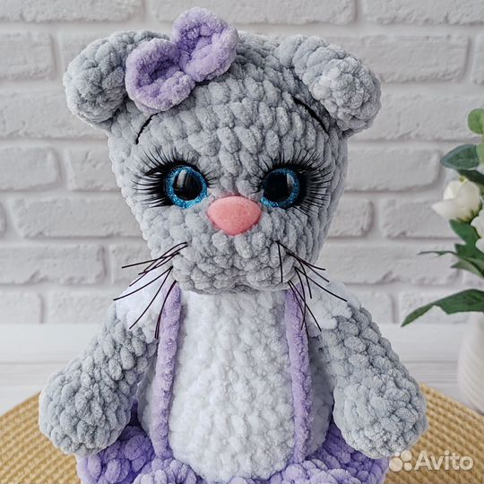 Вязаные игрушки ручной работы Кошечка