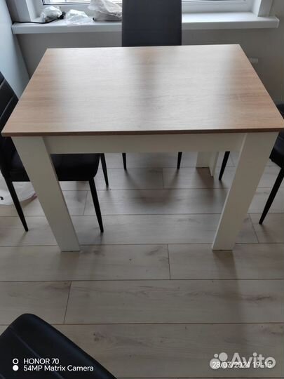 Кухонный стол