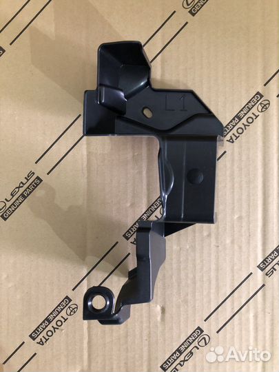 Toyota Land Cruiser 300 Дефлектор радиатора