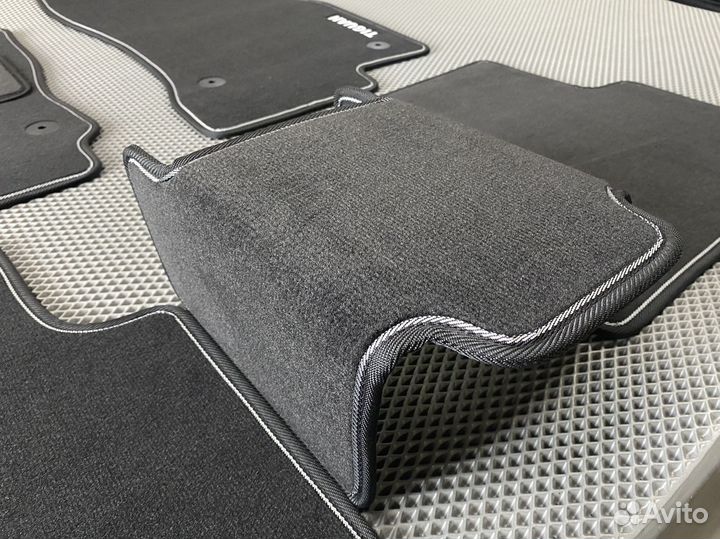 Автоковрики на заказ Volkswagen Tiguan 2