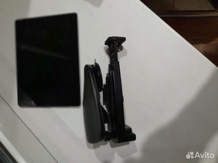 Держатель для планшета в автомобиль