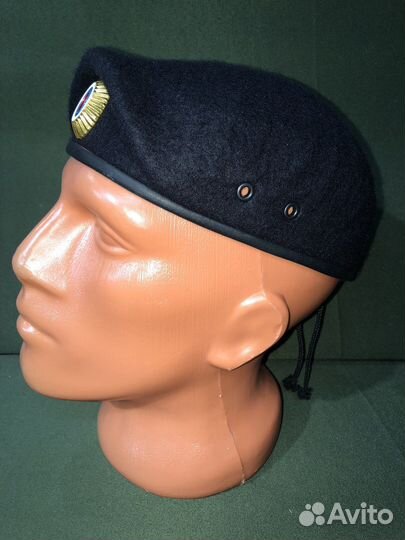 Берет полиции