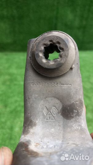 Кронштейн радиатора Renault Logan 1