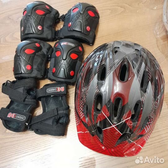 Шлем детский и защита для роликов