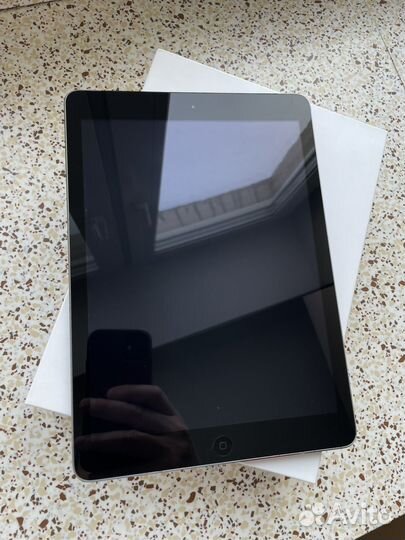 iPad air 16gb + sim card
