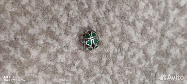 Украшение шарм