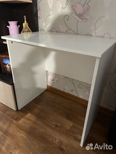 Стол письменный