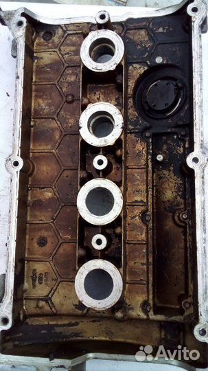 Крышка головки блока цилиндров Volkswagen Passat