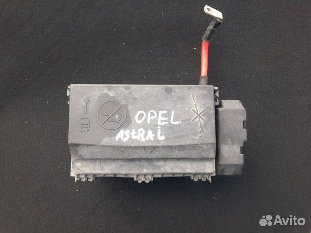 Блок предохранителей Opel Astra J