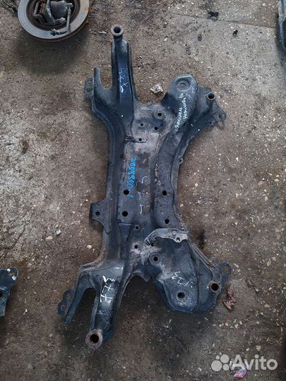 Подрамник передний Toyota Corolla E150