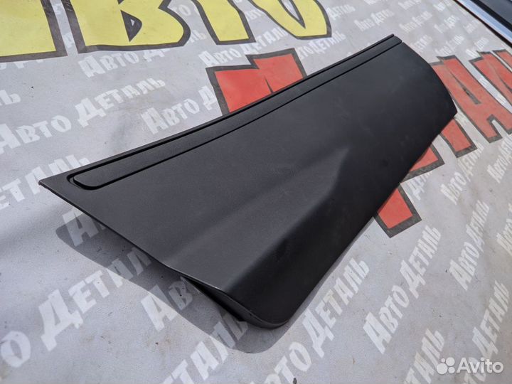 Накладка задней правой двери Ford Kuga 2 2012