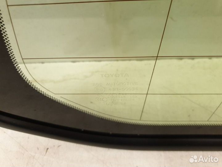 Стекло в крыло заднее правое Toyota Land Cruiser